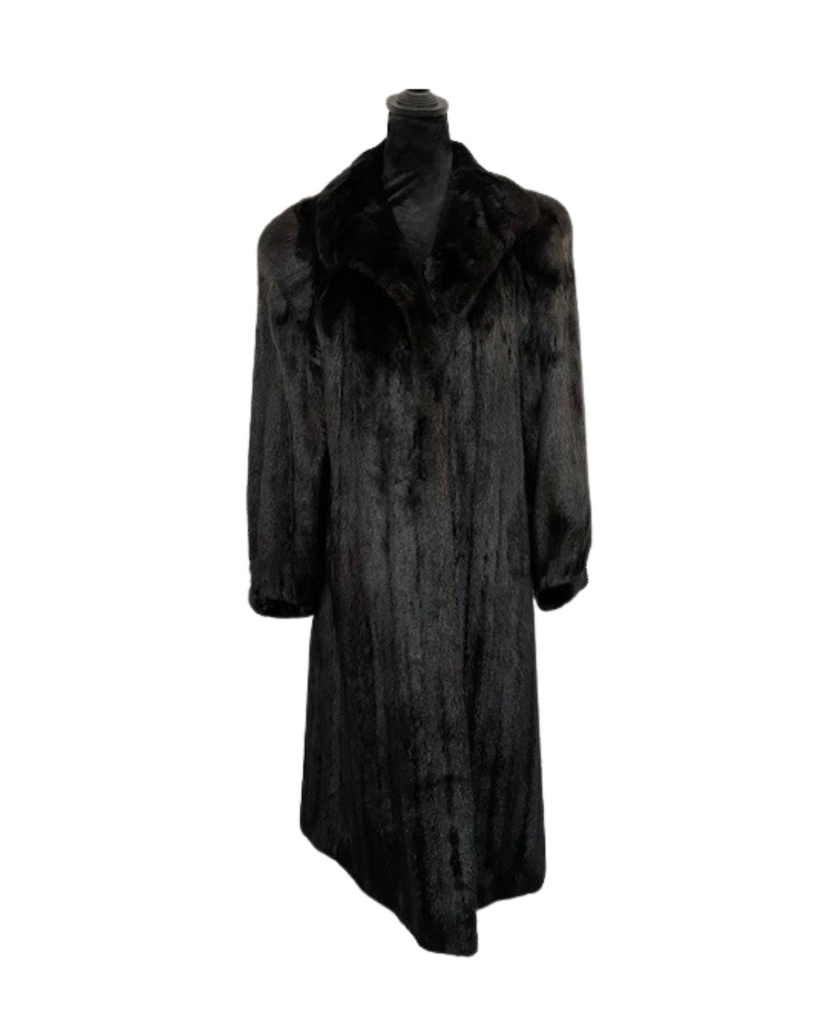 Full-Length Ranch Female Mink Coat with Wing Tip Collar and Princess Band Sleeves